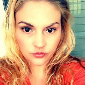 Meet your Posher, Angie